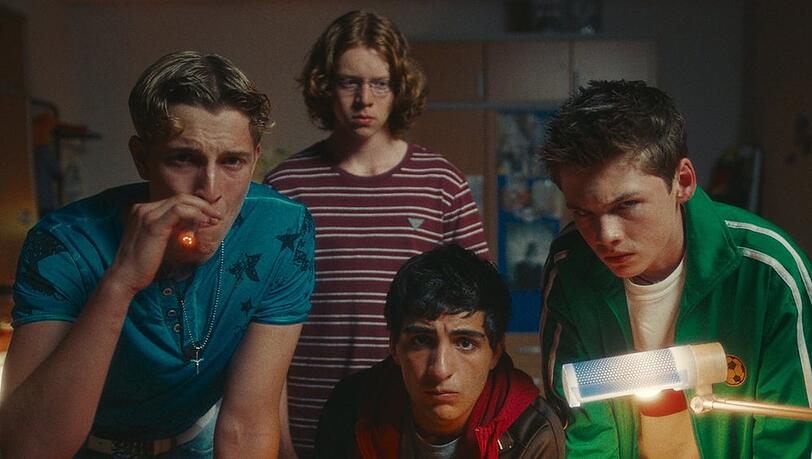 Die jungen "Chabos" der ZDFneo-Serie (v.l.n.r.): PD (Jonathan Kriener), Gollum (Arsseni Bultmann), Alba (Loran Alhasan) und Peppi (Nico Marischka).