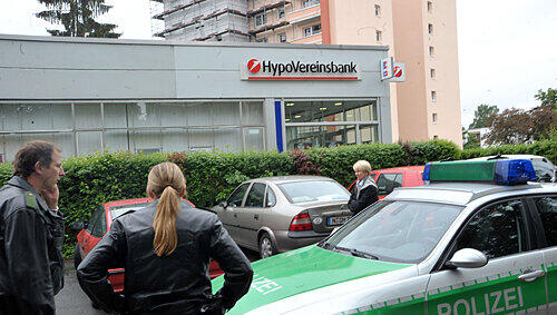 Überfallen: Hypo Vereinsbank in Altenfurt. Überfallen: Hypo Vereinsbank in Altenfurt.