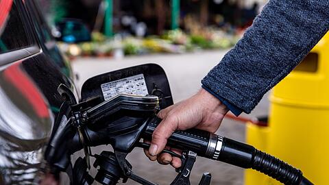 Tanken ist in Deutschland zurzeit sehr teuer. (Symbolbild)