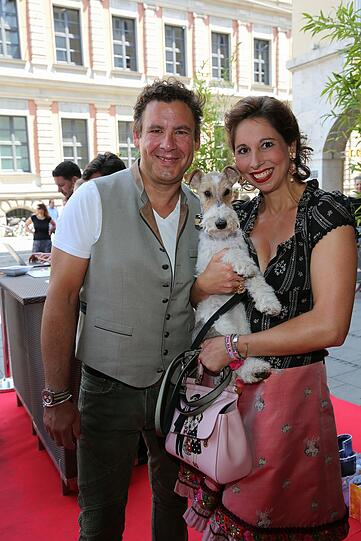 Lola Paltinger mit Freund Andreas Meister und Hund Bambi