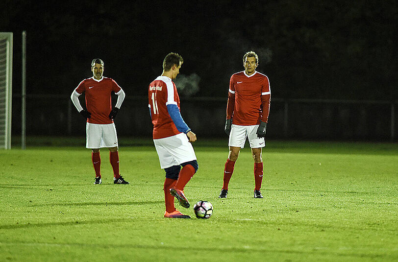 Klose und Lehmann spielen gemeinsam in der Freizeit-Mannschaft des FC Pearls United.