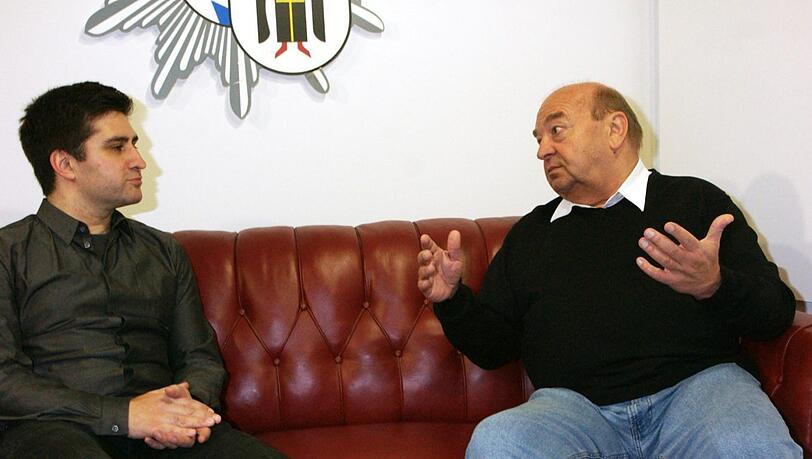 AZ-Redakteur Hüseyin Ince im Gespräch mit Josef Wilfling. AZ-Redakteur Hüseyin Ince im Gespräch mit Josef Wilfling.