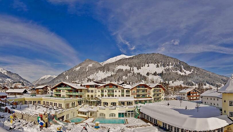 Das Leading Family Hotel & Resort Alpenrose in Lermoos. Das Leading Family Hotel & Resort Alpenrose in Lermoos.