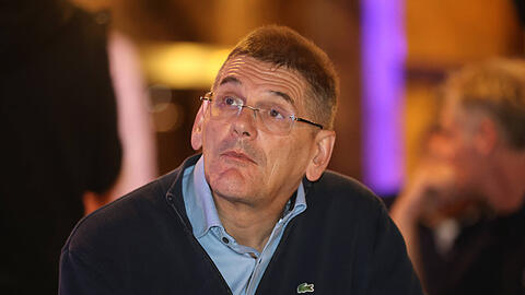 In der Sportdirektorenfrage beim TSV 1860 zeigte sich Vize-Präsident Heinz Schmidt erschrocken über das Vorgehen der Investorenseite.
