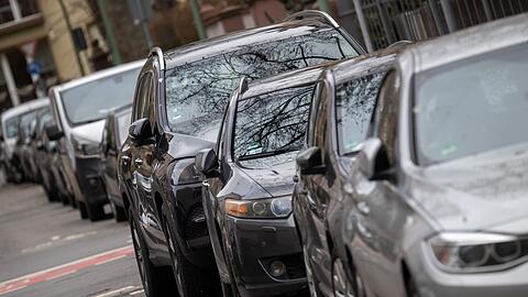 Autos stehen immer mehr rum.