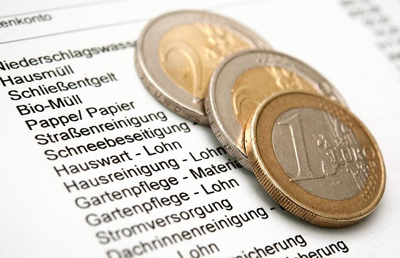 Der Vermieter darf die Kosten für die Straßenreinigung, Müllbeseitigung und Ähnliches auf seine Mieter abwälzen.