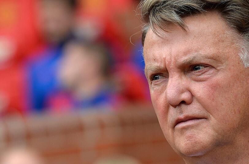 Louis van Gaal reagiert immer ungehaltener auf Journalisten-Fragen nach seiner Zukunft bei Manchester United.