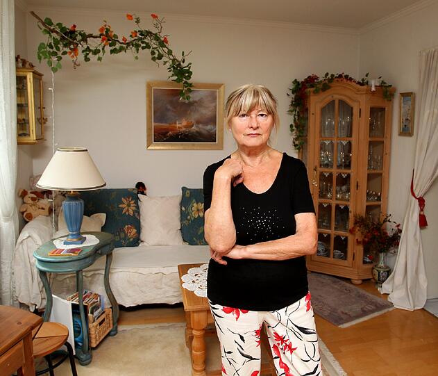 Renate Tietze (74), Rentnerin, GBW-Mieterin am Karl-Marx-Ring in Neuperlach: &bdquo;Ich wohne hier seit 1975 und ich liebe meine Wohnung. Es ist schön grün, man hat in der Nähe, was man braucht. Außerdem habe ich meine Freunde und Bekannten hier, mein Sohn und die Enkelkinder wohnen auch ganz in der Nähe. Ich habe große Angst, dass ich hier ausziehen muss, wenn die Mieten noch mehr steigen."