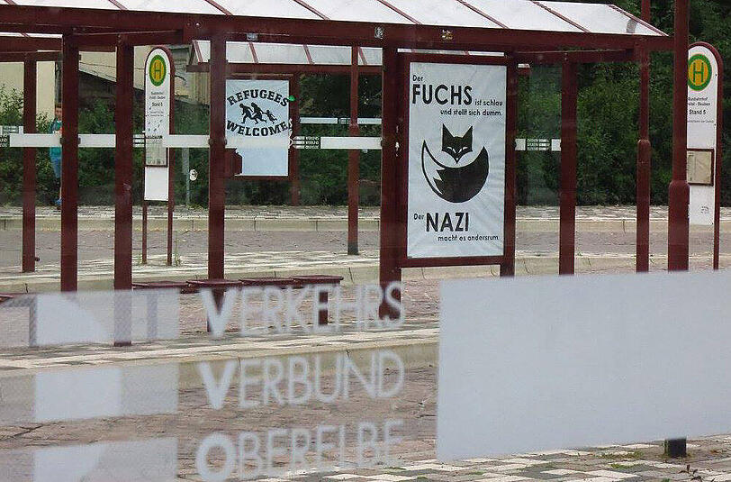 Anti-Nazi-Plakate in Freital. Aufgehängt von Dies Irae.