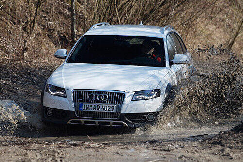 Macht auch im Gelände eine gute Figur: der Audi A4 allroad quattro.