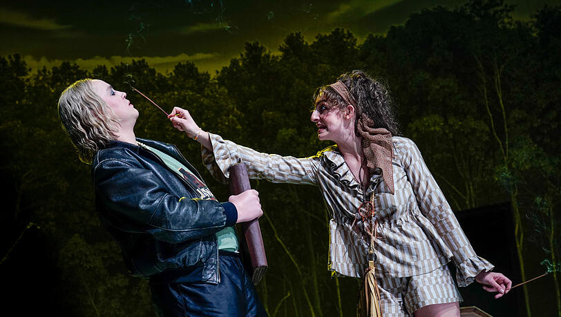 Lasse Stadelmann und Marlene Markt in Christian Stückls Inszenierung von Branden Jacob-Jenkins’ Stück „Appropriate“. Lasse Stadelmann und Marlene Markt in Christian Stückls Inszenierung von Branden Jacob-Jenkins’ Stück „Appropriate“.