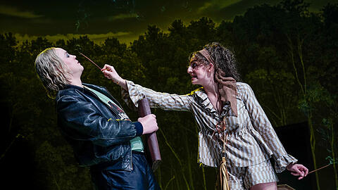 Lasse Stadelmann und Marlene Markt in Christian Stückls Inszenierung von Branden Jacob-Jenkins’ Stück „Appropriate“.