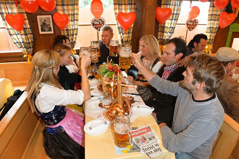 Weitere Bilder vom AZ-Wiesn-Stammtisch.