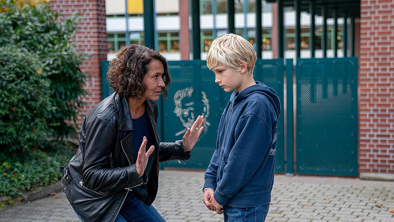Traut sich der Schüler Pit (Finn Lehmann), Lena Odenthal (Ulrike Folkerts) von seinem Streit mit Marlon zu erzählen?