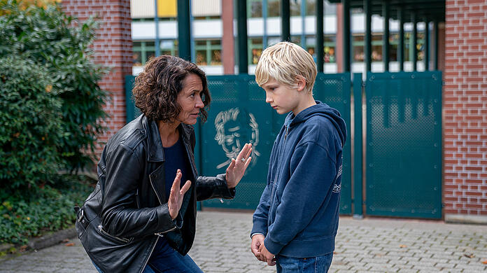 Traut sich der Schüler Pit (Finn Lehmann), Lena Odenthal (Ulrike Folkerts) von seinem Streit mit Marlon zu erzählen?