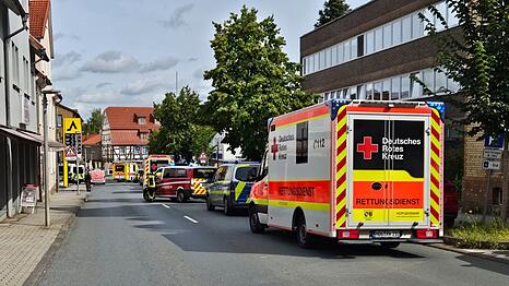 Nach ersten Ermittlungen der Polizei sind acht Passanten verletzt worden.