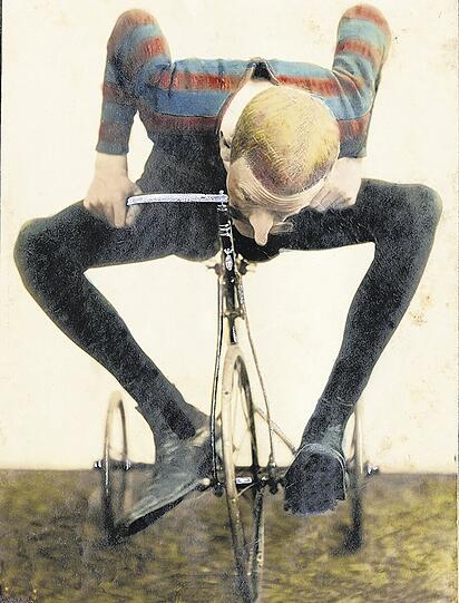 Richtig radeln: Valentin 1915 als Kunstradfahrer. Foto: Nachlass Karl Valentin/Theaterw. Smmlg. der Univ. zu Köln