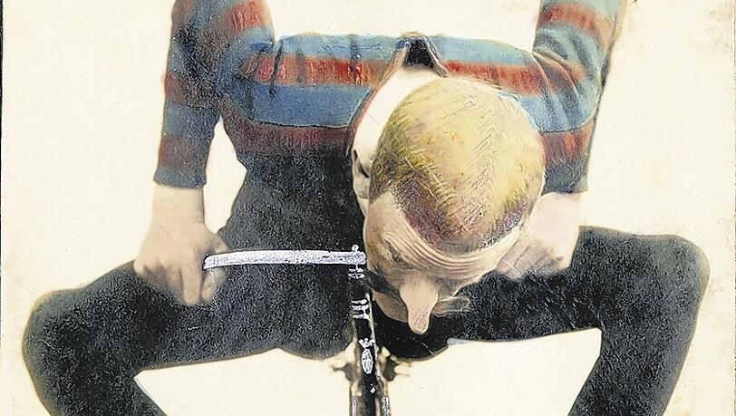 Richtig radeln: Valentin 1915 als Kunstradfahrer. Foto: Nachlass Karl Valentin/Theaterw. Smmlg. der Univ. zu Köln Richtig radeln: Valentin 1915 als Kunstradfahrer. Foto: Nachlass Karl Valentin/Theaterw. Smmlg. der Univ. zu Köln