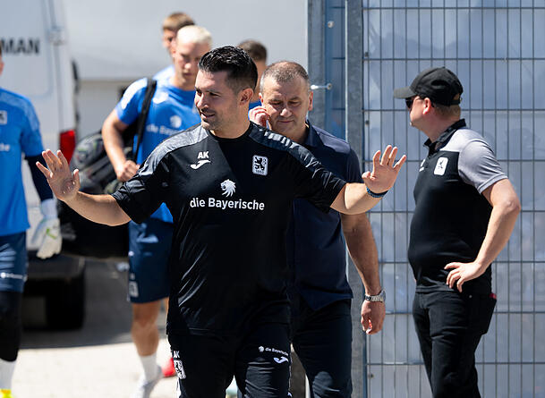 Unter der Leitung von U21-Trainer Kayabunar steigt der TSV 1860 in die Vorbereitung ein. Unter der Leitung von U21-Trainer Kayabunar steigt der TSV 1860 in die Vorbereitung ein.