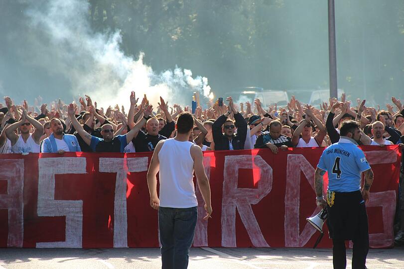 Sehen Sie hier weitere Bilder vor dem Amateurderby.