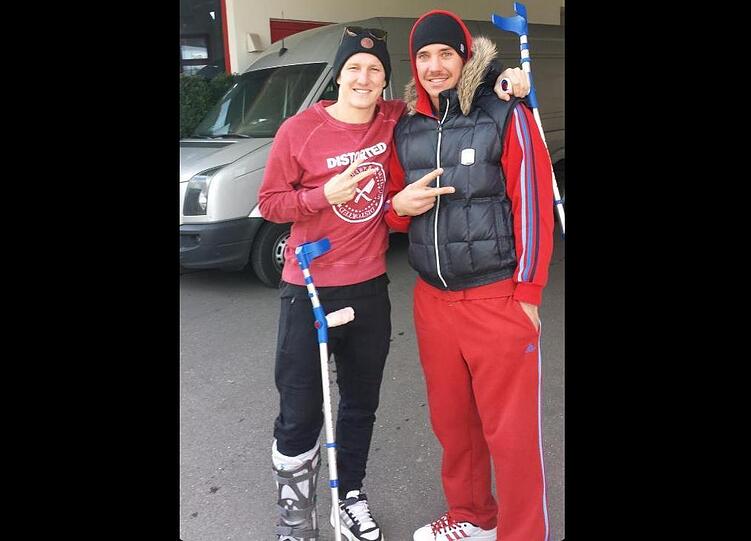 Fußballer Bastian Schweinsteiger und Basketballer Steffen Hamann - dicke Freunde.
