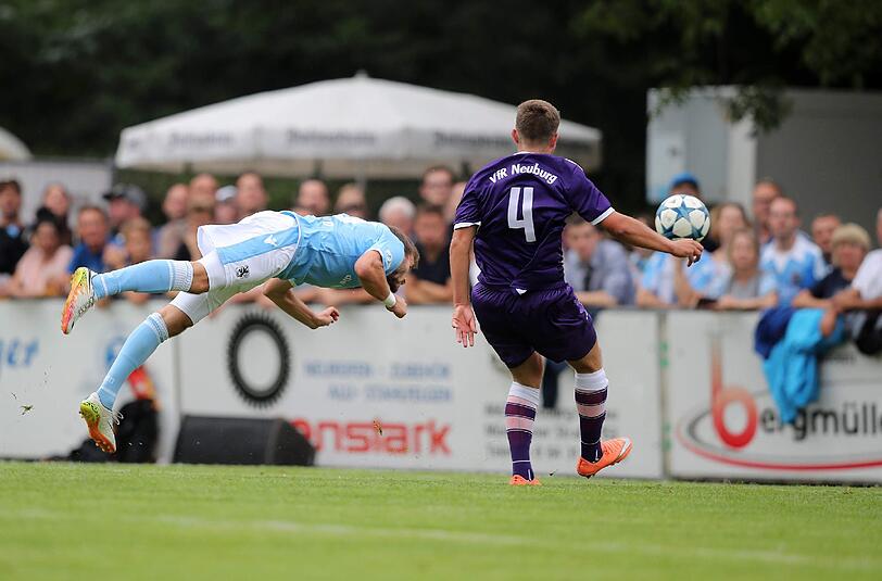 Der TSV 1860 gewinnt im Toto-Pokal mit 4:0 gegen den Bezirksligisten VfR Neuburg. Die Bilder zum Durchklicken.
