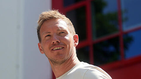 Julian Nagelsmann an seinem neuen Arbeitsplatz, dem Trainingsgelände an der Säbener Straße.