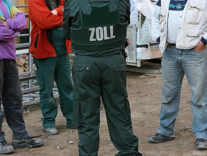 Schwarzarbeit bei Sicherheitsdiensten hat der Zoll aufgedeckt