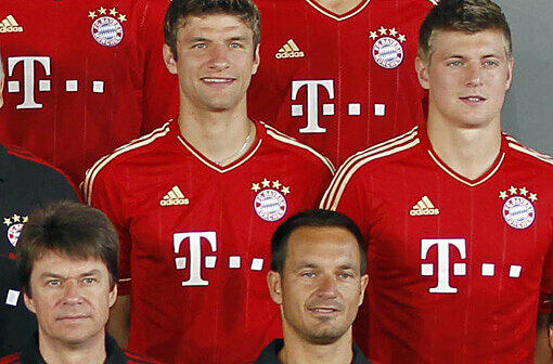 Das neue Team-Foto des FC Bayern: Wer lächelt am schönsten? Entscheiden Sie selbst - die Bilder