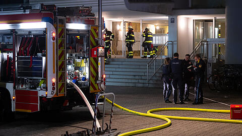 Die Feuerwehr war damals mit einem Großaufgebot im Einsatz, um beide Brände zu löschen.