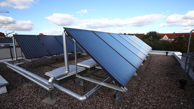Im oberfränkischen Döhlau haben Diebe Solarmodule im Wert von 100.000 Euro gestohlen. (Symbolfoto)