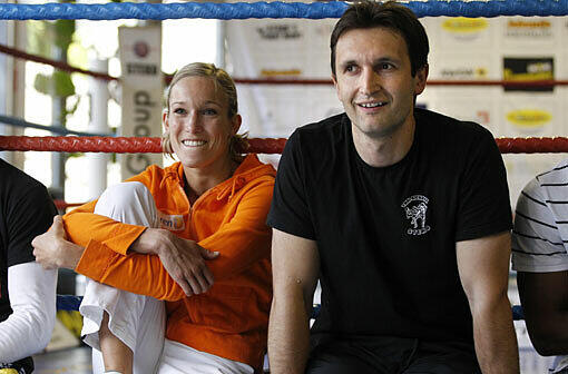 Kampfsportzentrum Steko Kickboxen: 14 Welt-, 17 Europa- und 17 Deutsche Meistertitel haben die Brüder Pavlica und Mladen Steko (rechts) in den vergangenen Jahren im Profi-Bereich geholt. Aushängeschild ist die Kickbox-Weltmeisterin Christine Theiss (links).