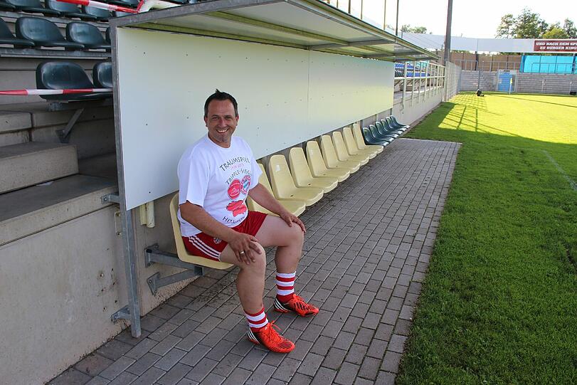 Ausnahmezustand vor Guardiolas erstem Spiel in Weiden: Die AZ war schon da und zeigt in der Bilderstrecke, was die Bayern dort erwartet.