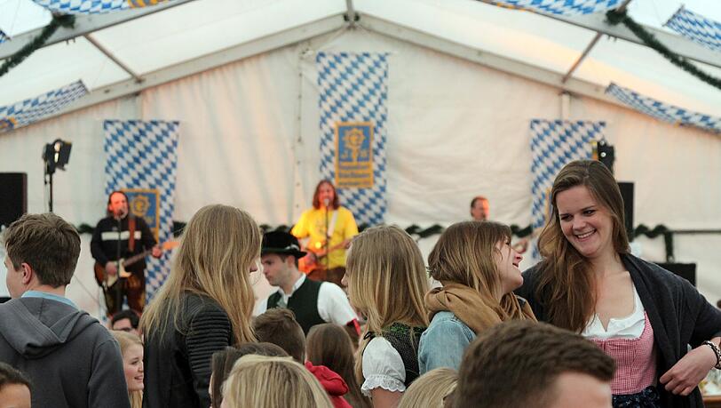 285 Anwohner hatten gegen das Burschenfest unterschrieben... 285 Anwohner hatten gegen das Burschenfest unterschrieben...