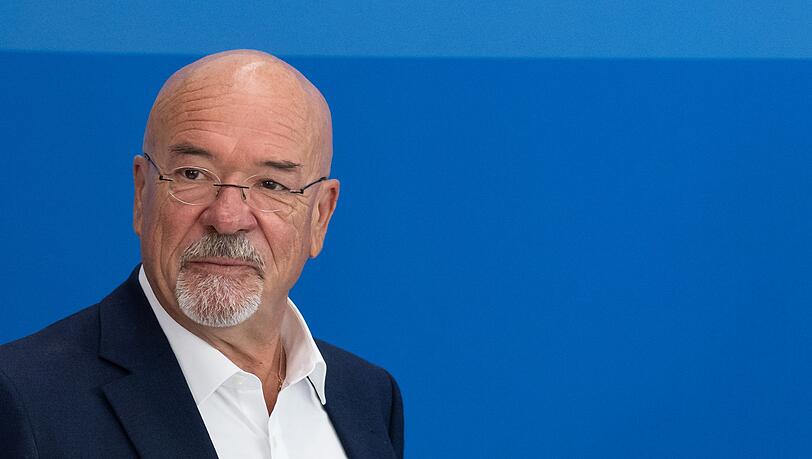 Der Präsident der vbw, Wolfram Hatz, stellt sich klar hinter eine Wehrpflicht.