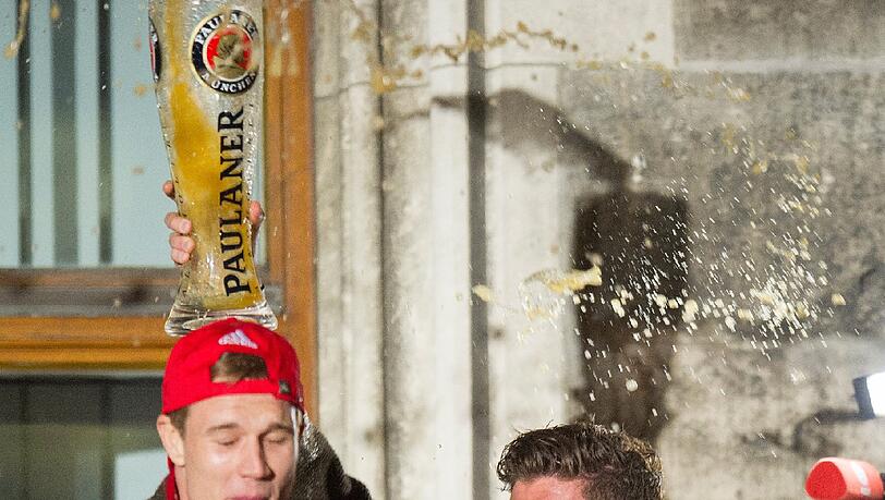 Holger Badstuber bei der Meisterfeier Holger Badstuber bei der Meisterfeier