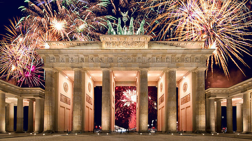 Ein Feuerwerk am Brandenburger Tor