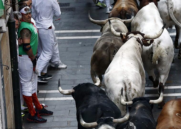 Stierhatz brutal: Aktuelle Bilder aus Pamplona.