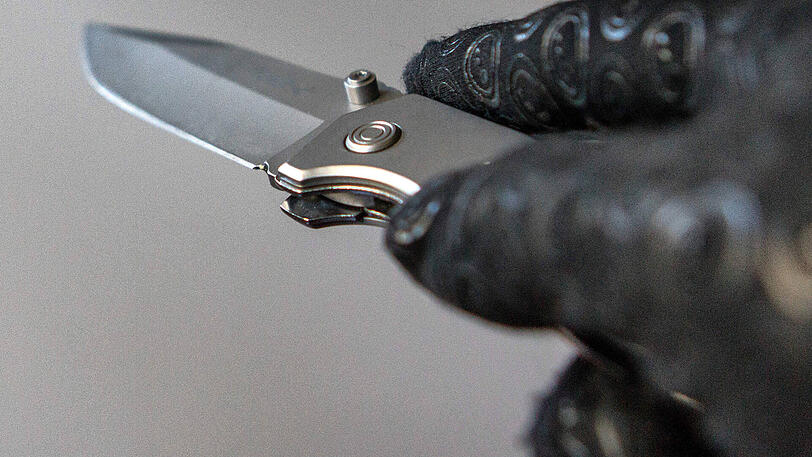 Am Dienstag wurde die Angestellte eines Wettbüros mit einem Messer bedroht.