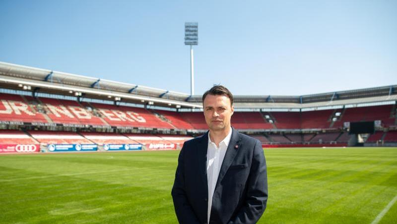 Robert Palikuca steht im Max-Morlock-Stadion. Foto: Daniel Karmann/Archivbild Robert Palikuca steht im Max-Morlock-Stadion. Foto: Daniel Karmann/Archivbild