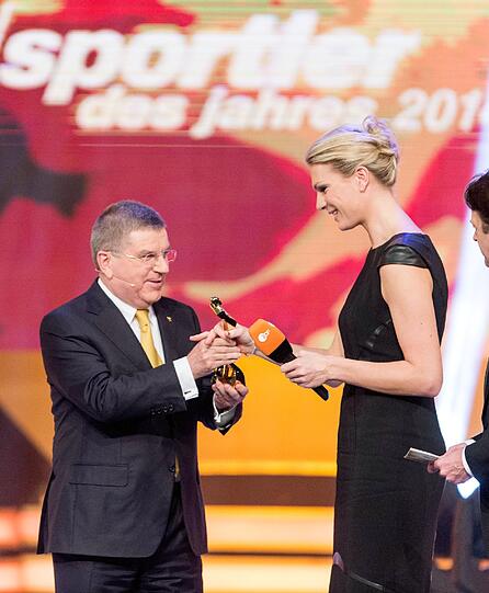 Maria Höfl-Riesch wurde von IOC-Präsident Thomas Bach ausgezeichnet.