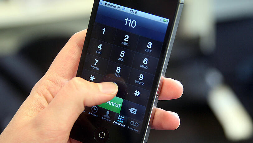 Smartphones für die Polizei: Weil der Digitalfunk nicht genug Möglichkeiten bietet, wird jetzt nachgerüstet. Smartphones für die Polizei: Weil der Digitalfunk nicht genug Möglichkeiten bietet, wird jetzt nachgerüstet.