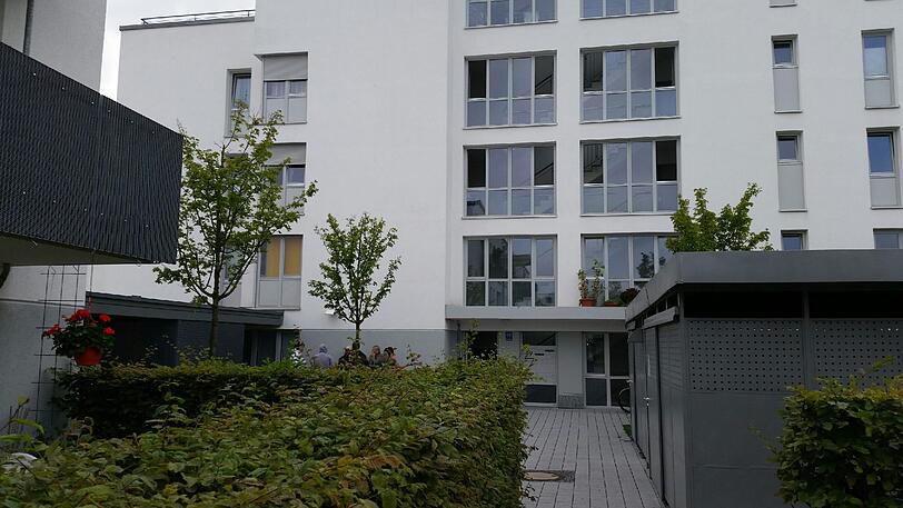Das Mietshaus in der Messestadt Riem. Hier wurde der schreckliche Mord begannen. Die Kinder der 47-Jährigen sind verschwunden.