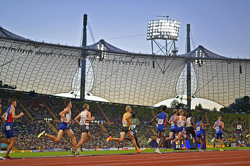 Olympiastadion:
Hier könnten die Eröffnungs- und Abschlussfeier, die Leichtathletik-Wettbewerbe und Fußball- bzw. Rugby-Spiele stattfinden.