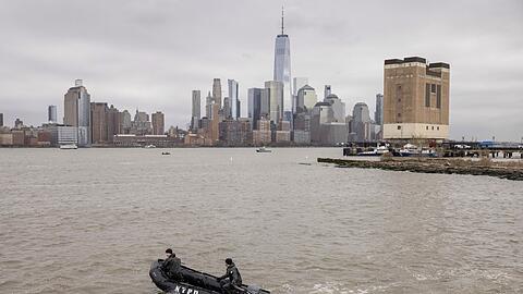 Helikopter gehören zum New Yorker Stadtbild, etwa 30.000 Flüge gibt es dort laut Branchenangaben pro Jahr.