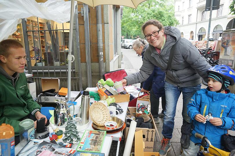 Auch viele junge Familien waren  - trotz Mistwetter - auf den Beinen.