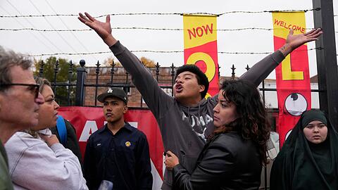 In St&auml;dten wie Chicago und Los Angeles habe man mit Gewalt auf Proteste reagiert, hei&szlig;t es im "World-Report 2026" von Human Rights Watch. (Archivbild)