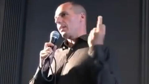 Stinkefinger: Varoufakis zeigt Deutschland in einem Video den Mittelfinger. Griechenlands Finanzminister behauptet, der Film sei eine Fälschung.