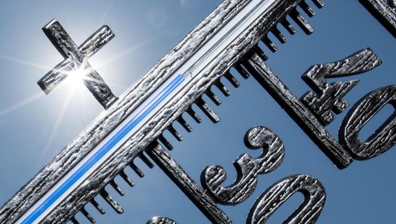 Ein Thermometer. Foto: Patrick Seeger/Archivbild Ein Thermometer. Foto: Patrick Seeger/Archivbild