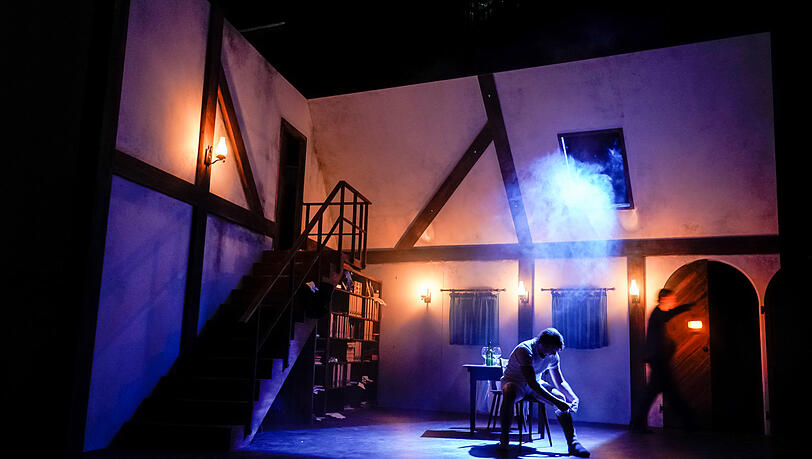 "Der zerbrochne Krug" von Heinrich von Kleist im Volkstheater. "Der zerbrochne Krug" von Heinrich von Kleist im Volkstheater.